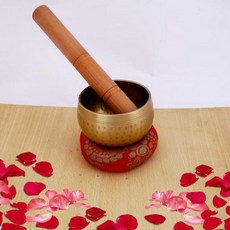 Indian Consigners 티베트 싱잉 볼 세트 - 망치 및 실크 쿠션이 있는 7.6cm(3인치) 핸드 해머드 황동 사운드 명상 요가 차크라 힐링 마음챙김용