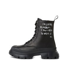 칼라거펠트진 그래피티 프린트 레이스업 부츠