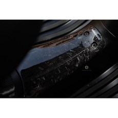 黑木賣場 Assassin鍛造紋路碳纖維電瓶蓋 VESPA專用，提升車輛質感與保護電瓶, 1個