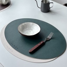 라몬하우스 양면 가죽 테이블매트, 2개, 43.5*32, 딥그린/베이지 에그