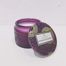 Voluspa 聖地牙哥藍莓香氛蠟燭，浮雕玻璃罐設計，清新果香，美國製造，現貨供應, 1個, 地中海檸檬, 90g