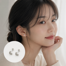 데일로엔 여성 귀걸이 하트 큐빅 실버 은 소재 피어싱 2P 세트
