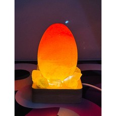 鹽燈 usb鹽燈 小金蛋 招財蛋 鹽燈搭配水晶 招財聚財 能量加倍 淨化磁場 led燈座 精油燈 小夜燈, 小金蛋搭配白水晶（能量滿滿，避邪）