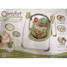 Kids II 攜帶式安撫搖床玩具組 - 歡樂動物園