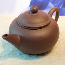 紫砂廠 紫泥 水平壺 標準水平壺 荊溪惠孟臣底款 早期宜興紫砂壺 黑星土茶壺, 1個, 約80cc