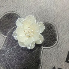伴娘手腕花, 亞克力牡丹, 1個
