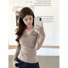 꼬임 디테일 V넥 슬림핏 긴팔 티셔츠 여성용 겨울용 세련된 개성 있는 이너 탑