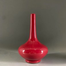 胭脂紅顏色釉膽瓶, 如圖所示
