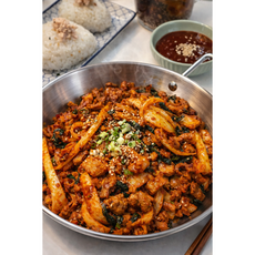 26년 전통 대박왕곱창 오돌뼈볶음 700g 2인분 캠핑요리 술안주 맛집 혼술 밀키트, 1개