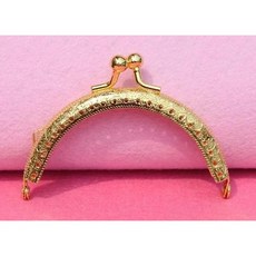 【綺綺愛編織】8.5cm 半圓型 口金/ 經典 單耳 金色 壓花 優質無斷孔《K043》