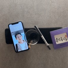 차량용 논슬립패드 대시보드 미끄럼방지 휴대폰 거치대, 중형(28x8cm), 블랙, 1개