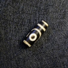 收藏級小年份型二厚包漿帶藥坑如意二眼天珠 隔日到貨, 1個