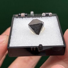 광물 표본 상자 A14B 1PCS 100 천연 자철석 돌과 크리스탈 치유 석영 보석 교육 크기 353535mm, 옵션09) H