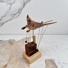 木製魟魚機關擺飾 療癒系居家裝飾品 趣味木雕工藝品, 黑胡桃