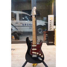 昕欣樂器 JET JS300 BK 電吉他 stratocaster 單單單 烤楓木 入門 小搖, 1個, 黑色