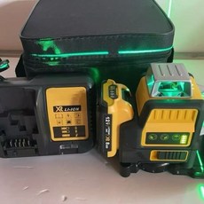 下殺價 DW得偉新款12綠光高精度自動 紅外線水平儀 貼墻強光戶外調平, 1個, 布包壹電壹充