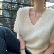 간절기 앙고라 반소매 브이넥