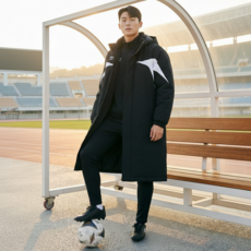 엄브로 블랙 남여공용 벤치 코트 롱 패딩 풋볼 축구 운동 S97823