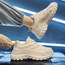 겨울철 통기성 내구성 미끄럼 방지 타이어 바닥 검정색 운동 키높이 아빠 트렌디 신발