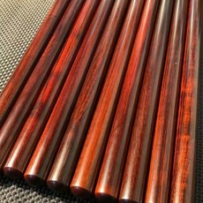 拾光優選好物 小葉紫檀盤龍健身棍 - 原木老料太極實木紫檀木棍，健身把玩，促進血液循環, 長度120cm圓度3cm贈布袋, 1個