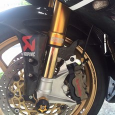 2009-2014 三子星 R1 改 brembo hp hpk的卡鉗座, 1個