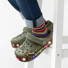 PWX키즈주니어 남아 여아 레이온 다이노 라이팅 EVA방한샌들 카키 털슬리퍼