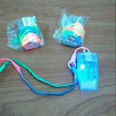 LED發光哨子, 1個