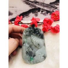 天然翡翠A貨冰烏雞帶綠一念之間, 1個