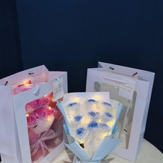 玫瑰永生花束, 碎冰藍 成品9只花 + 禮袋 + 賀卡 + 發光燈串