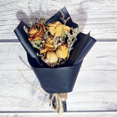 迷你乾燥玫瑰小花束 (木棉花/玫瑰/星辰花/滿天星/卡斯比亞/兔尾草) 畢業花束/情人節/母親節/婚禮宴客小物, 迷你乾燥玫瑰小花束(黃)