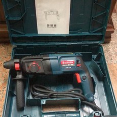 英得麗TM-226震動電鑽，輕巧設計，水泥牆輕鬆鑽孔，人體工學握把，多功能用途, 1個, 單買外箱