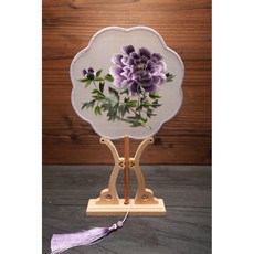 公主的夢中婚禮 刺繡雙面扇 拜媽祖城隍夫人王母娘娘九天玄女註生娘娘土地婆妙應仙妃仙女神明胭脂水粉聖誕敬獻神尊擺宴, 1個, B.牡丹蝴蝶+扇架