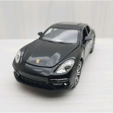 宅米吉 全新盒裝現貨 1:32保時捷 帕納梅拉 PANAMERA 黑色 合金 模型車 聲光車 玩具 收藏 交通, 1個