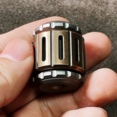 B.M 워해머 EDC 나이프+핑거팁 자이로 2in1 펜던트 티타늄 액세서리 파라코드 스트레스 해소 성인 피젯 토이 개성 선물, 1개, titanium alloy