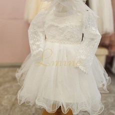 긴팔 긴소매 여아 공주 돌 사이즈 2세 3세 화이트색상 레이스 드레스