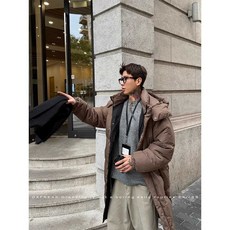 패딩 롱코트 오버핏 퀼팅 무릎 아래 기장 보온성 강조