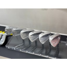 高爾夫球桿 鐵桿組 6支 全新未拆封, 長度跟度數請留言給賣家, 1度