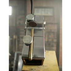 젬 탑 레벨러 캘리브레이터, B