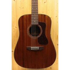 Guild D-120 全單板民謠吉他, 1個
