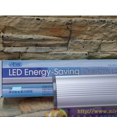 西高地水族坊 台灣ISTA伊士達 高效能省電LED跨燈(5尺)全白-最新款, 1個