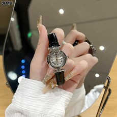 QRU 小衆復古女表簡約休閒皮帶精緻防水學生腕錶法式中古小錶盤手錶女