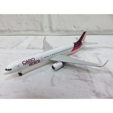 Herpa 1/500 Boeing 757-200 維德角航空塗裝 模型, 1個