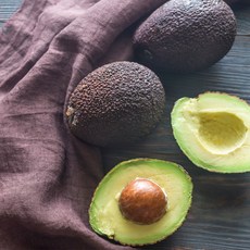 실속형 못난이 아보카도 (사이즈랜덤), 15개, 180g