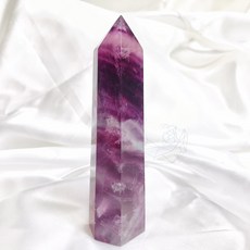 мσσи_нασ 綠69 櫻花白綠紋漸層指甲油 杜若多處閃光淡粉紫, 1個