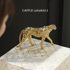 리티 뱅크 ty of Mint the a in Bank Form Chrome Pig, A. 카르테 부귀금 르샤 입상