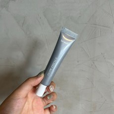 Bravity 煥彩發光精華, 1個