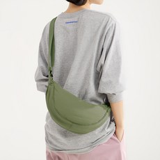ADDEDIT 超輕量果凍生活防水迷你半月斜背包, 橄欖綠