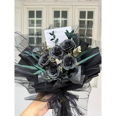 黑色玫瑰香皂花束，教師節/生日/畢業/情人節花束，乾燥花求婚花束, 黑色嫁衣,加購星星燈、提袋