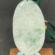 精雕細琢翡翠山水牌：天然美感與傳統藝術的完美結合，寓意平安吉祥