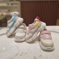 아가방 천호NC점 봄 특가할인 / 캐주얼한 배색과 가볍고 편안한 소재로 사계절 내내 신고 다니기 좋은 운동화. 아이들 기본 신발로 추천하는 제품!